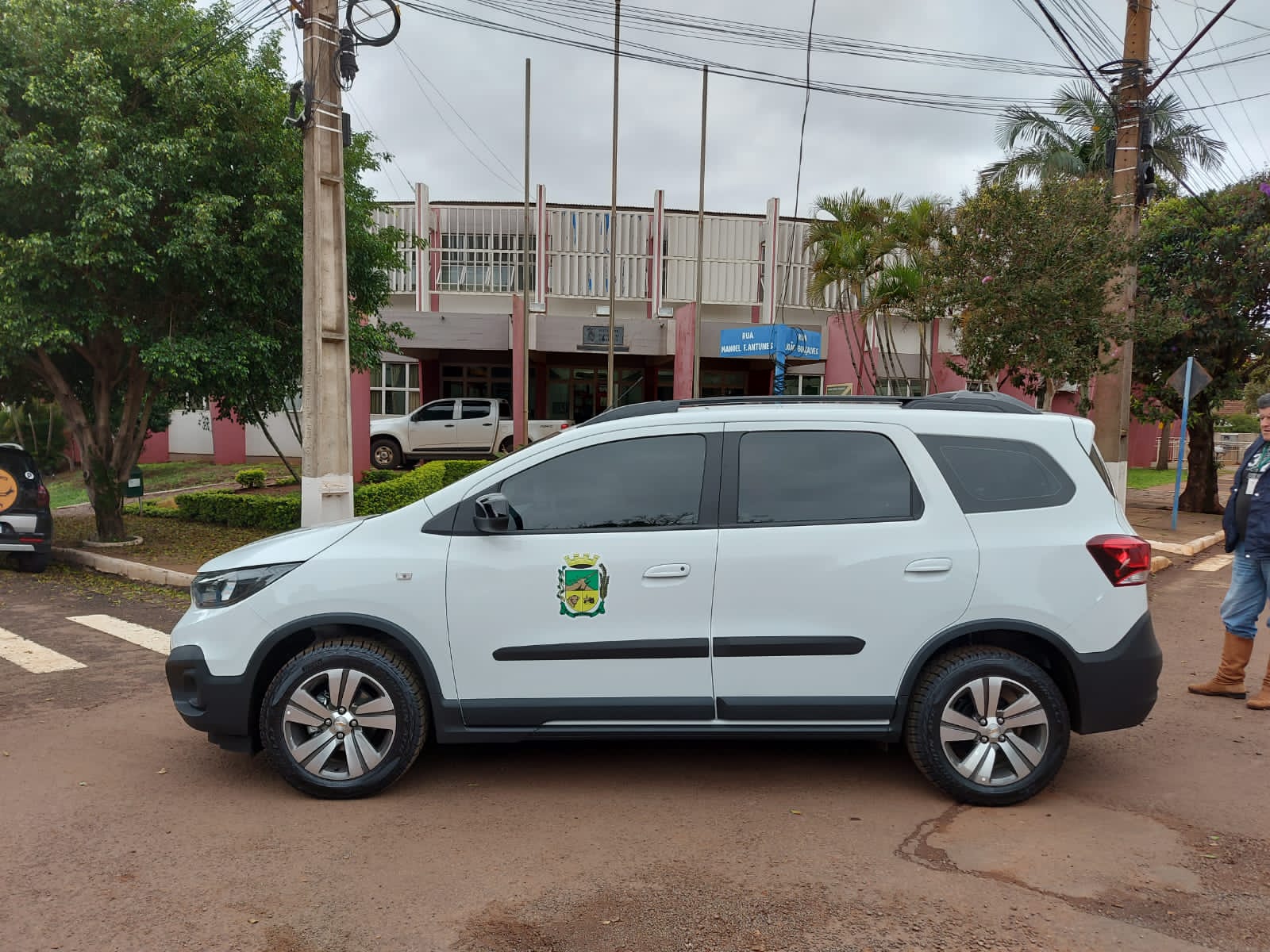 VEÍCULO GM/SPIN ENTREGUE À SECRETARIA DE SAÚDE COM REPASSE DE RECURSO ORIUNDO DA CÂMARA DE VEREADORES.